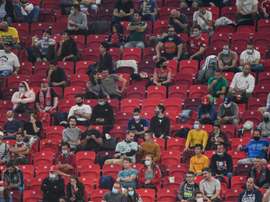 Entre joie et prudence, les fans retournent enfin au stade. afp