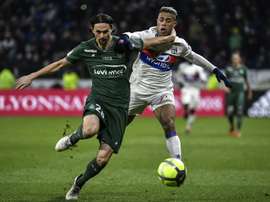 Lyon e Saint-Étienne empataram em 1-1. AFP