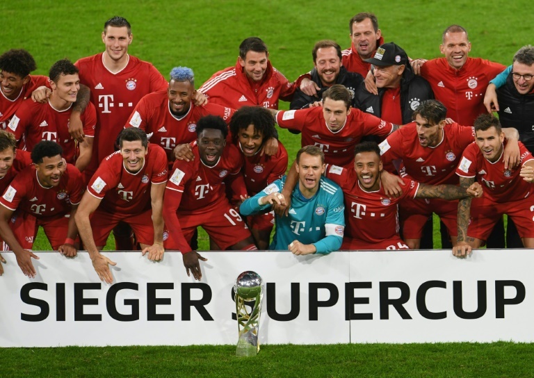 Foot: le Bayern soulève son cinquième trophée en 2020 Foot: le Bayern soulève son cinquième trophée en 2020