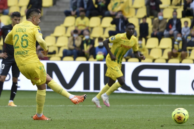 Ambiance très tendue chez les Canaris Nantais — FC Nantes Ambiance très tendue chez les Canaris Nantais — FC Nantes