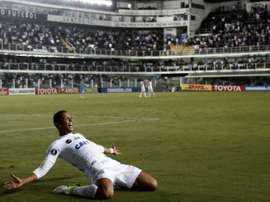 L'attaquant de Santos David Braz, double buteur contre les Péruviens du Sporting Cristal. AFP