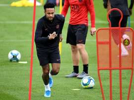 Hystérie à Barcelone et calme à Madrid pour Neymar. AFP