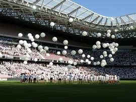 Hommage aux victimes de lattentat de Nice, avant le match de Ligue 1 entre Nice et Rennes, le 14 août 2016 à lAllianz Riviera
