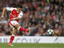 Alexis marcó un golazo para remontar el tanto inicial del Köln. AFP