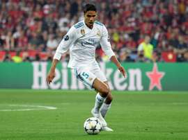 Varane, lesionado en el aductor de su pierna derecha. AFP