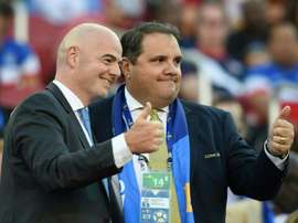 Le président de la Concacaf Victor Montagliani avec le patron de la Fifa Gianni Infantino. AFP