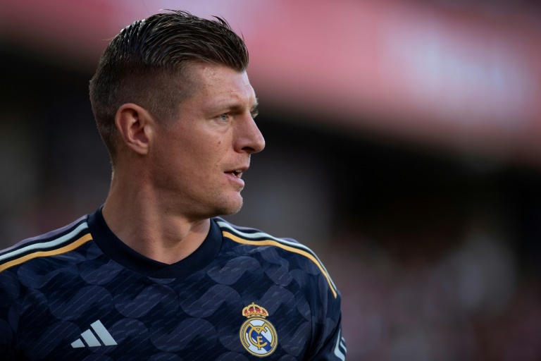 Kroos ya mira al futuro y registra su marca para ayudar a jugadores