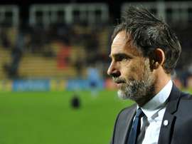Marco Simone, alors entraîneur de Tours, lors du match de Coupe de la Ligue face à Angers. AFP