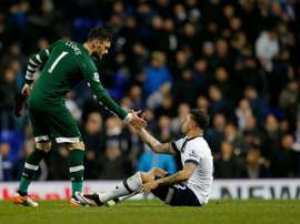 El Tottenham pinchó en casa y fijó adiós a sus opciones de título. AFP