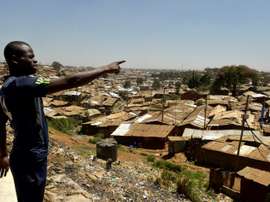 Henry Eshiboko, footballeur à Kibera, l'un des plus grands bidonvilles au monde de Nairobi. AFP
