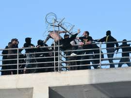 Affrontement entre supporters de supporters de l'AEK Athènes et du Paok Salonique. AFP