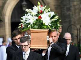 Des centaines de personnes ont rendu hommage. AFP
