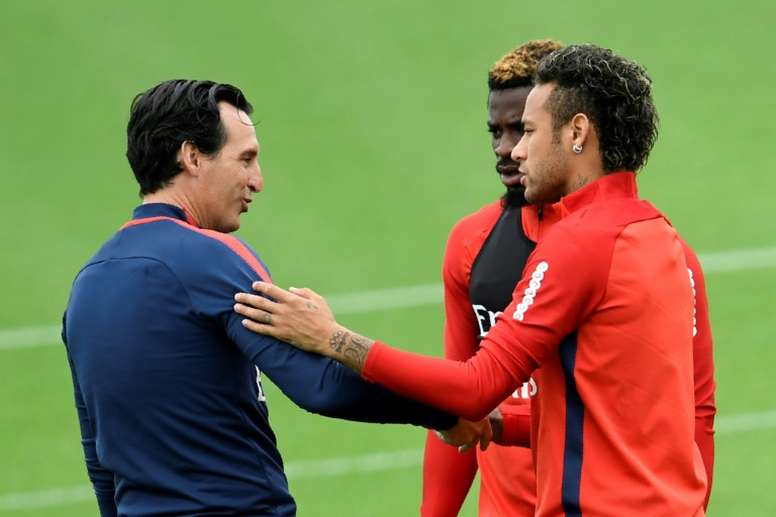 Unai Emery sabe que de aquí a la eliminatoria de Champions se hablará mucho del Real Madrid. AFP