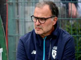Le coach argentin de Lille Marcelo Bielsa, durant la rencontre amicale contre Reims au Touquet. AFP