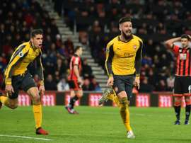 La joie dOlivier Giroud auteur de légalisation dArsenal sur le terrain de Bournemouth, le 3 janvier 2017