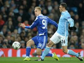 Martin Demichelis (D) face à Lukasz Teodorczyk lors du match Manchester City - Dynamo Kiev en Ligue des Champions, le 15 mars 2016 à Manchester