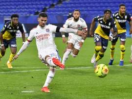 La concurrence à Lyon avance sans Aouar, mis au piquet. afp