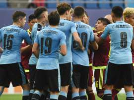 Tension entre les joueurs uruguayens et vénézuéliens en demi-finale du Mondial U20. AFP