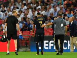 Nabil Dirar (Monaco) quitte la pelouse, blessé contre Tottenham, le 14 septembre 2016 à Wembley