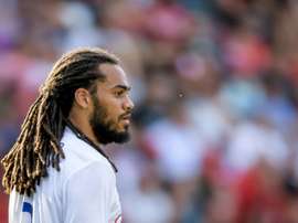 Le capitaine de Lyon Denayer forfait à Amiens. AFP