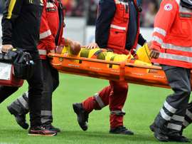 O capitão do B. Dortmund saiu lesionado do encontro com o Friburgo. AFP