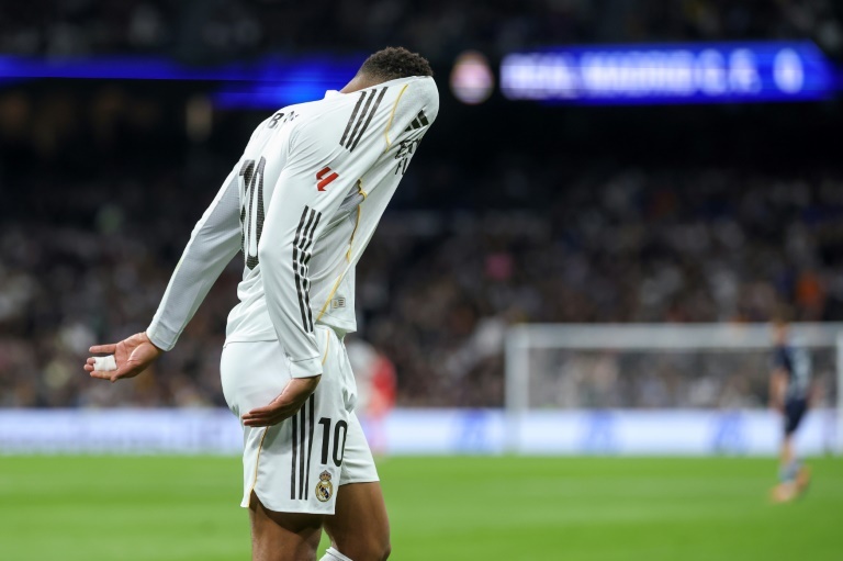 Mbappé jugará ante el City con un dedo roto