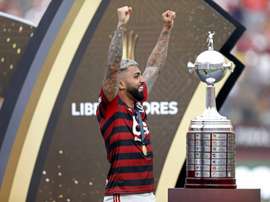 Vizinhos reclamam das festas de Gabigol na quarentena. AFP