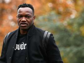 Steve Mandanda arrive au rassemblement des Bleus. AFP