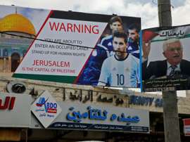 Affiche dénonçant l'occupation israélienne et le tenue d'un match entre Israël et l'Argentine. AFP