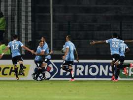 Les Tourangeaux se congratulent après un but de Florian Miguel en Coupe de la Ligue. AFP