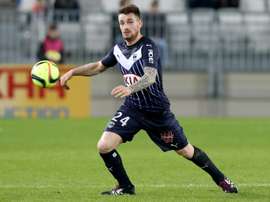 Mathieu Debuchy has injured his upper leg. BeSoccer