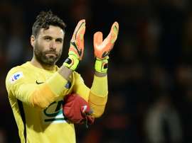 Ao fim de seis anos no estrangeiro, Sirigu regressa ao país transalpino. AFP