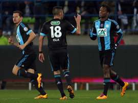 Lattaquant Michy Batshuayi (d) inscrit le but de la victoire pour Marseille en quarts de finale de la Coupe de France à Caen, le 3 mars 2016