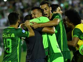 A tragédia comoveu o mundo do futebol.