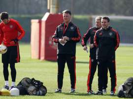 Le manager de Manchester United Louis van Gaal dirige une séance d'entraînement à Manchester. AFP