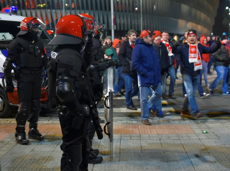 El PP pide al Athletic la expulsión de los 'Herri Norte'