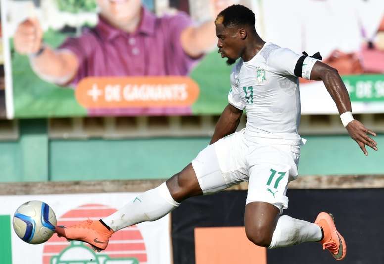 Serge Aurier, avec la Côte dIvoire lors des qualifications à la CAN-2017, contre le Soudan à Abidjan, le 25 mars 2016
