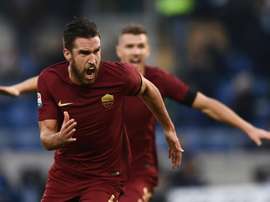 Kevin Strootman ha aparecido en el radar de la Juventus. AFP/Archivo