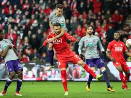 Le foot belge choisit d'arrêter définitivement la saison. AFP