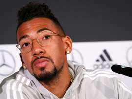 Boateng tem uma marca de óculos criada com uma história curiosa. AFP