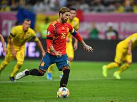 Mesmo suspenso, Ramos acompanha a Seleção Espanhola. AFP