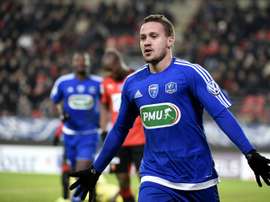 Lattaquant Julien Bègue après avoir signé légalisation pour Bourg-en-Bresse à Rennes en Coupe de France, le 19 janvier 2016