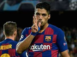Luis Suárez se quedará en Barcelona durante el parón. AFP