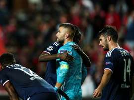 Anthony Lopes veut voir son équipe sortir la tête de l'eau. AFP
