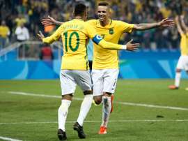 La star du Brésil Neymar et Luan, tous deux buteurs face à la Colombie dans le tournoi olympique, le 13 août 2016 à Sao Paulo