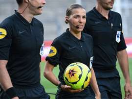 Stéphanie Frappart, première femme à diriger un match de C1. afp