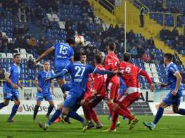 Des joueurs de Zeljeznicar en bleu, le 25 octobre 2017 face à Mladost à Sarajevo. AFP