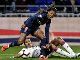 Chez les Dames, le PSG, tenu en échec, ouvre un boulevard à Lyon. afp