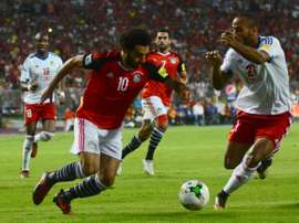 O momento de tensão antes de Salah cobrar a grande penalidade. AFP