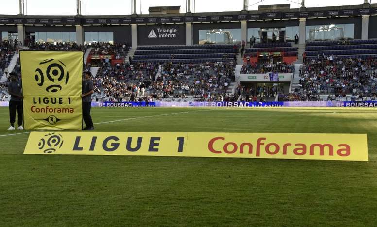 La Ligue 1 aprobó establecer una tarifa plana para las entradas de los aficionados visitantes. AFP